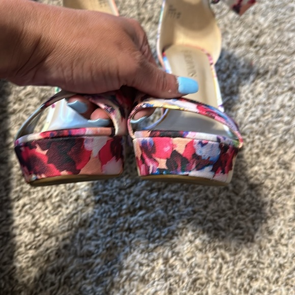 Block Heel Sandals - Picture 4 of 5